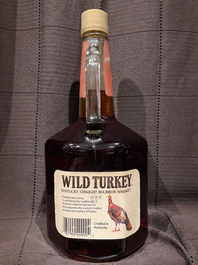未開栓　WILD TURKEY 8年 旧ラベル　1750ml 　ウイスキー