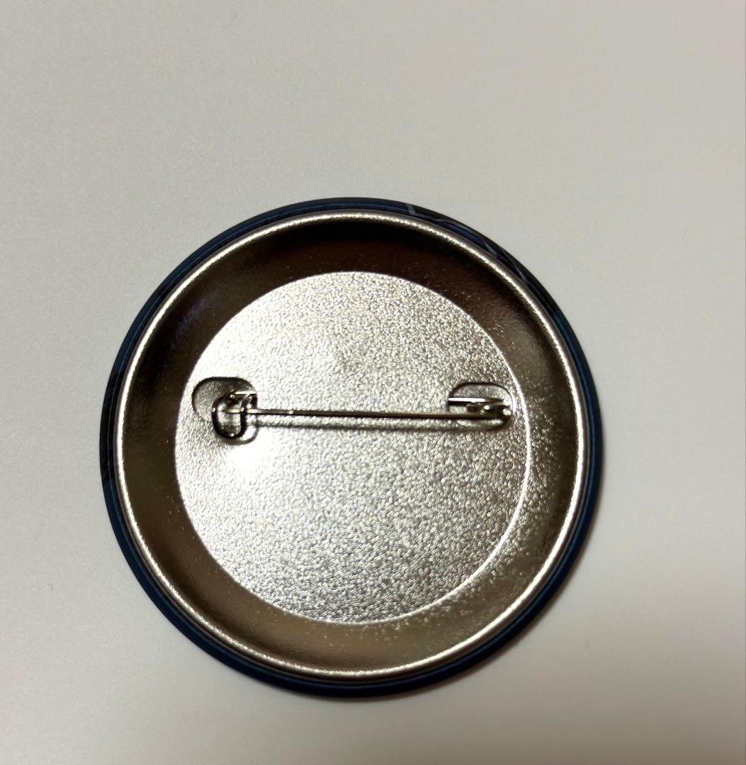 鬼滅の刃　柱展　マット缶バッジ　冨岡義勇