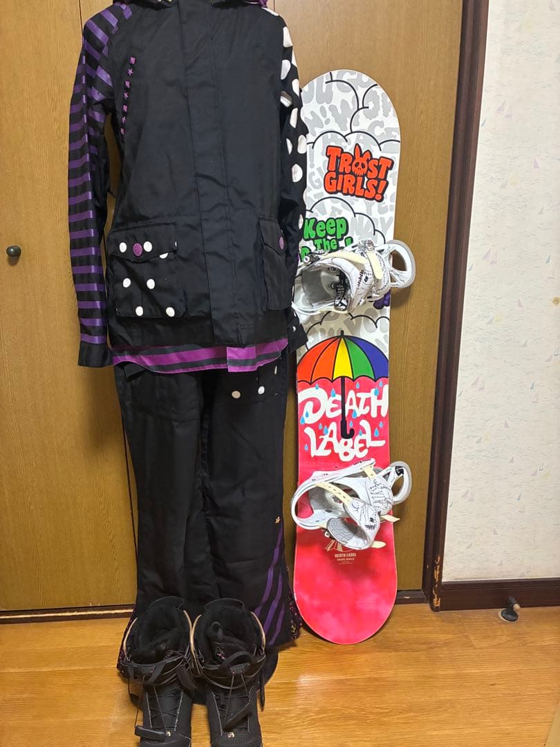 女性用スノーボードウェアとDeath Labelボード　セット