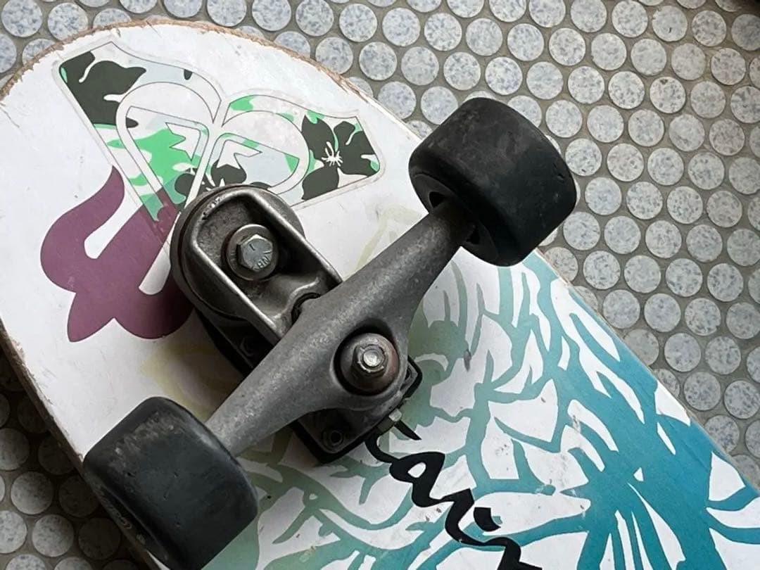 ROXY QUICKSILVER 花柄スケートボード