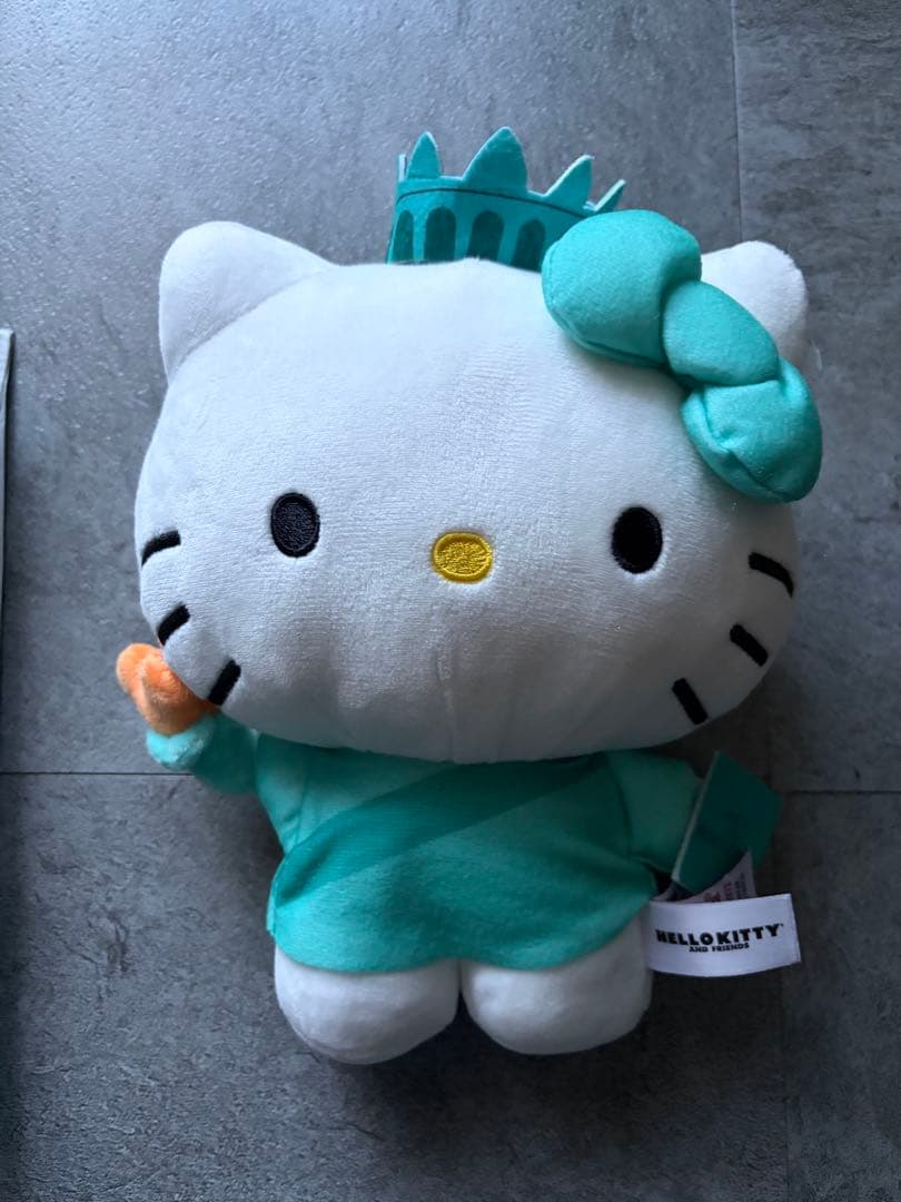 ハローキティ 自由の女神風 ぬいぐるみ