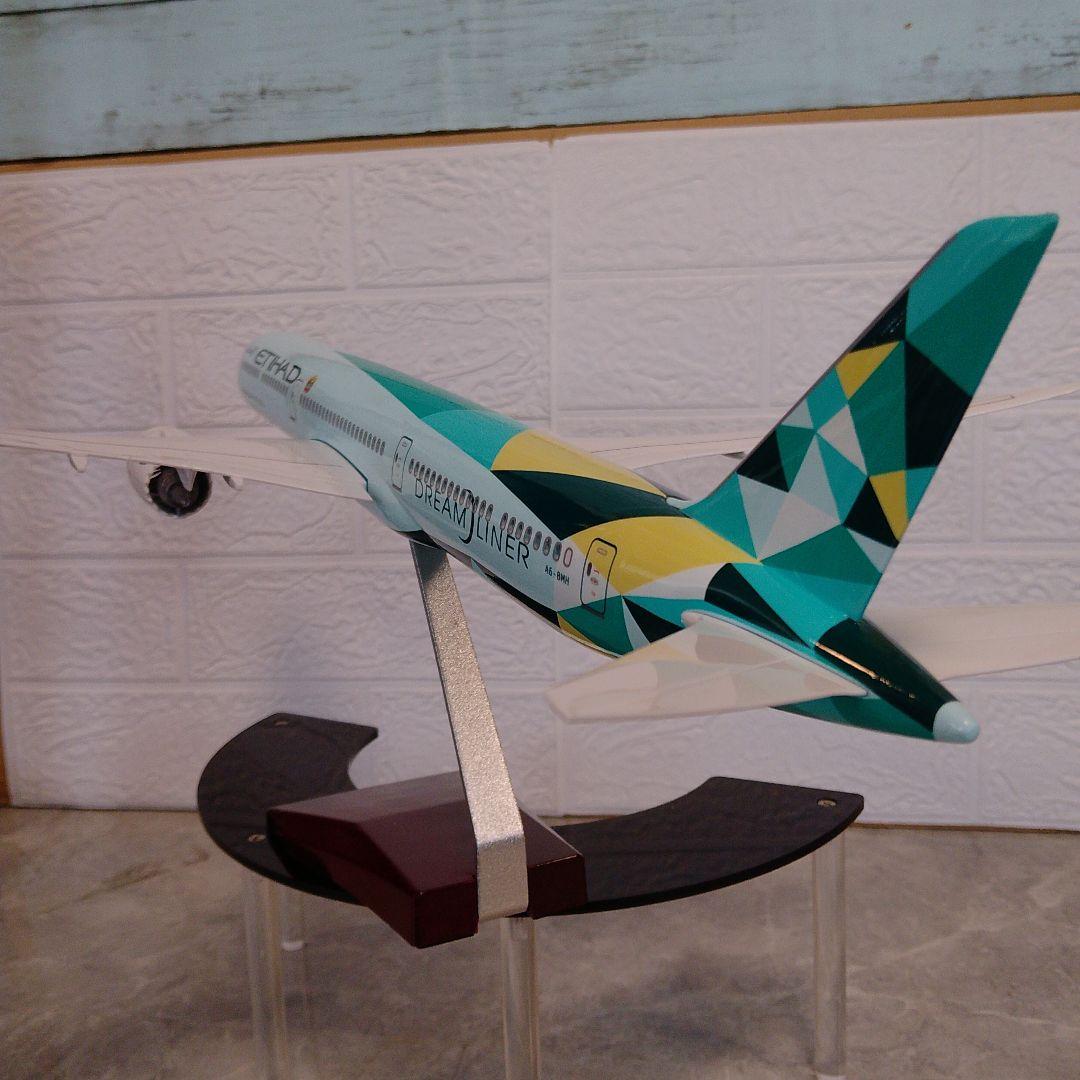 ●新型…エティハド航空／Boeing Dream Liner 1/150