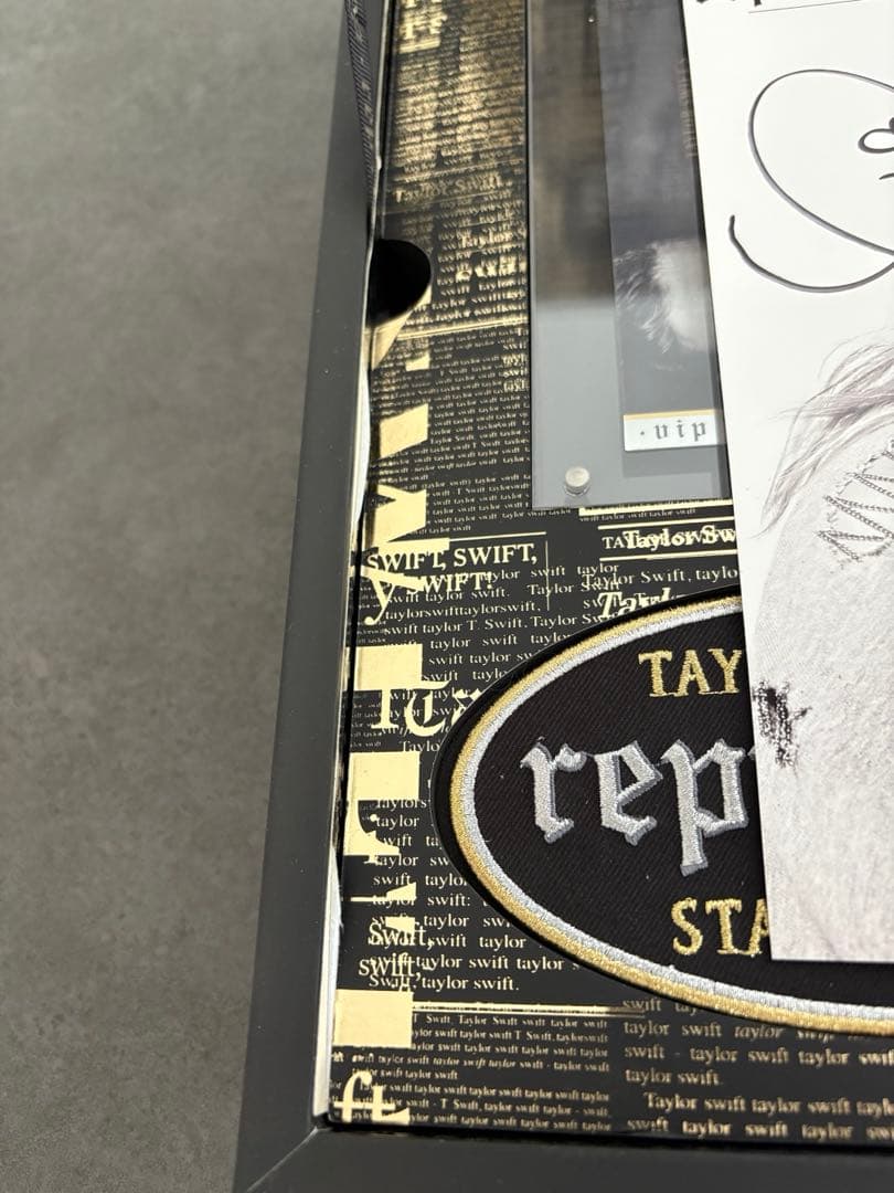 ミュージシャン Taylor Swift reputation vip box
