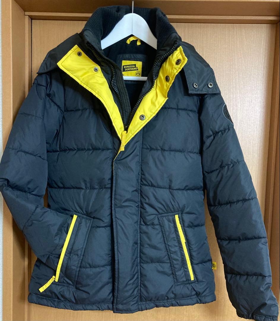 送料無料　ボルシアドルトムント　中綿ジャケット　mサイズ