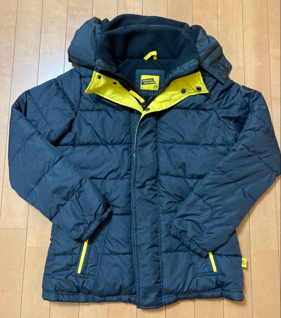 送料無料　ボルシアドルトムント　中綿ジャケット　mサイズ