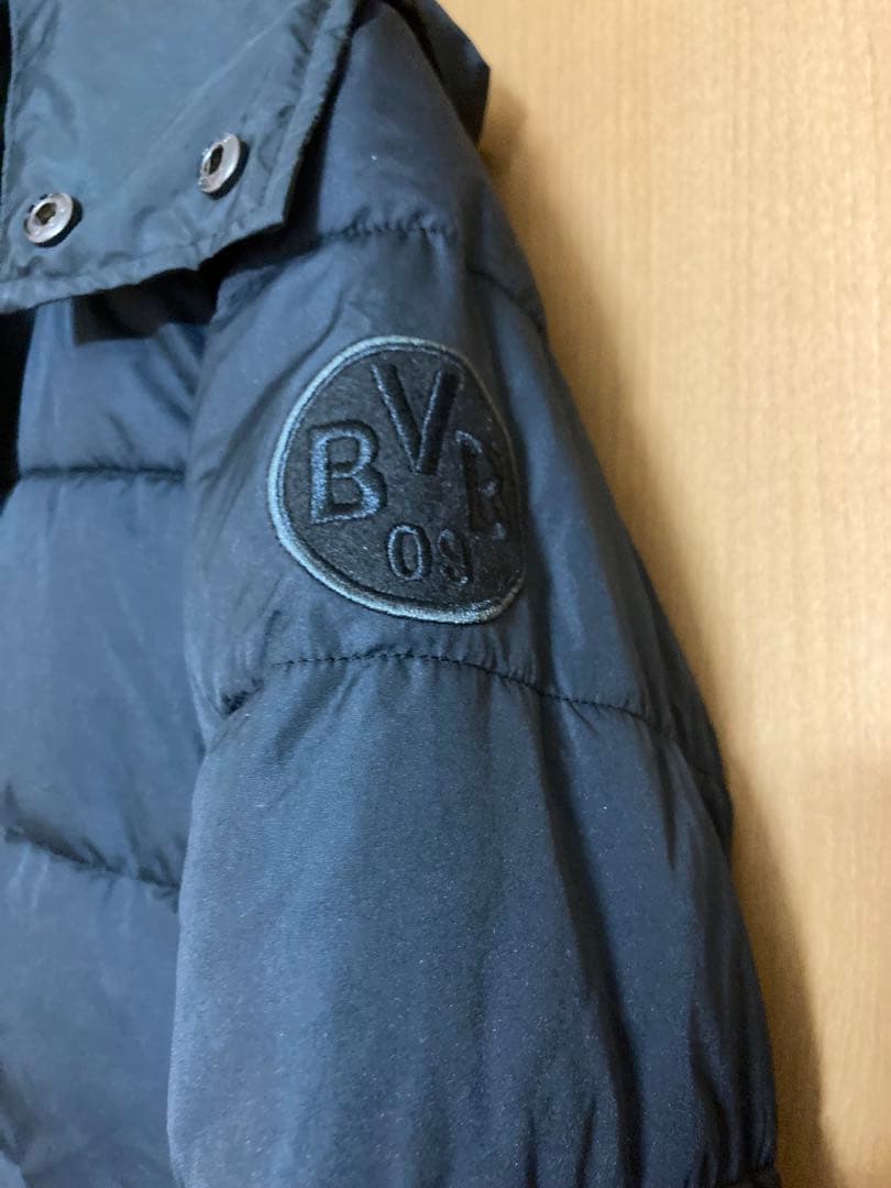 送料無料　ボルシアドルトムント　中綿ジャケット　mサイズ