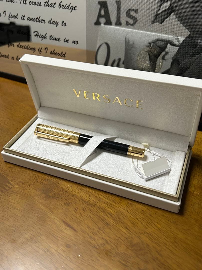 ヴェルサーチェversaceボールペンメデューサ装飾美品ゴールド　ブラック　黒金