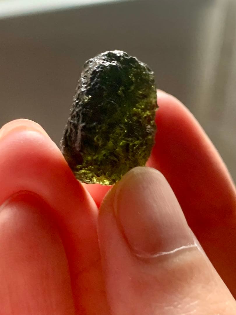 最強パワーストーンモルダバイト　テクタイト　隕石　ヒーリング鉱物標本　リビアン