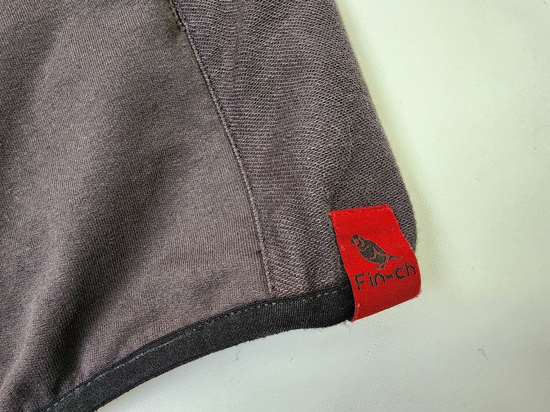 美品【Fin-ch 】フィンチ　薄手　長袖パーカー　フード付き　L