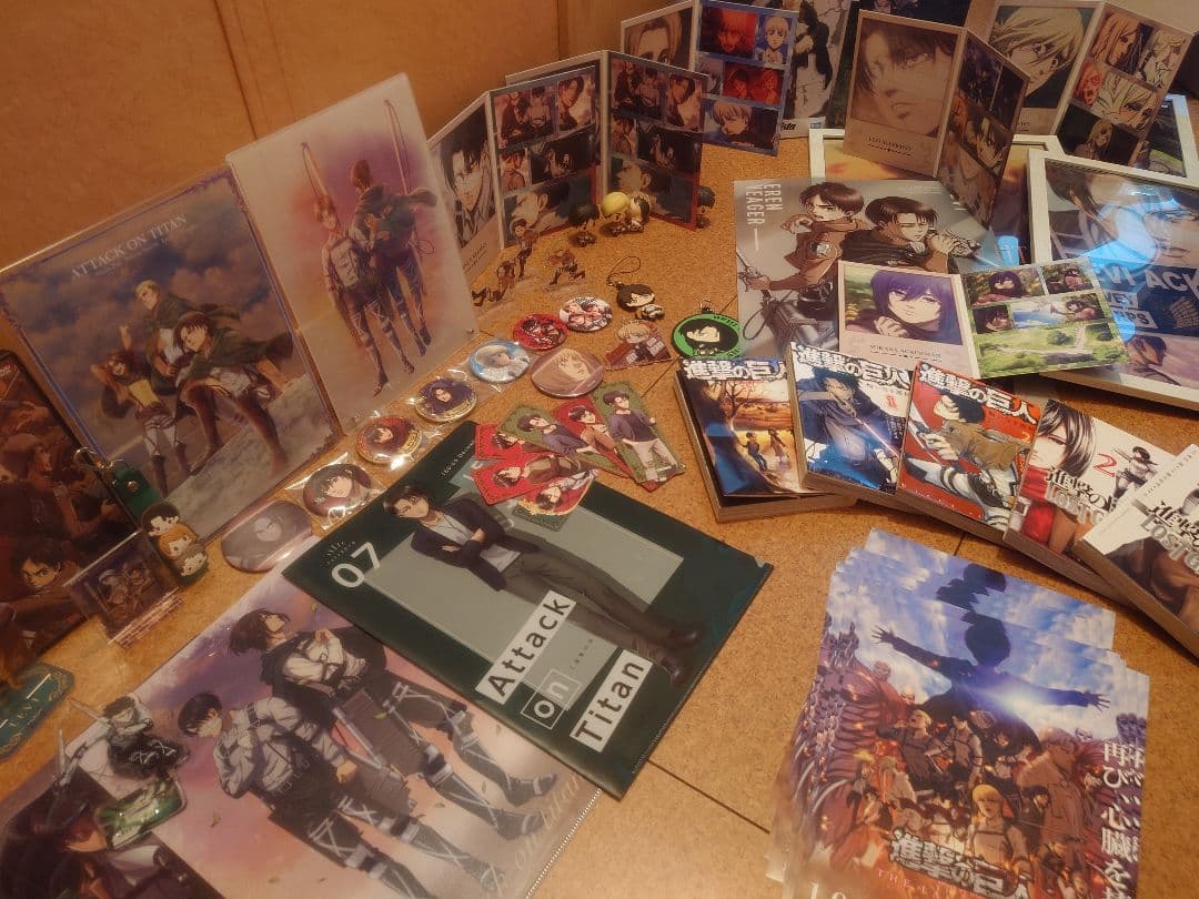 進撃の巨人80点以上グッズ