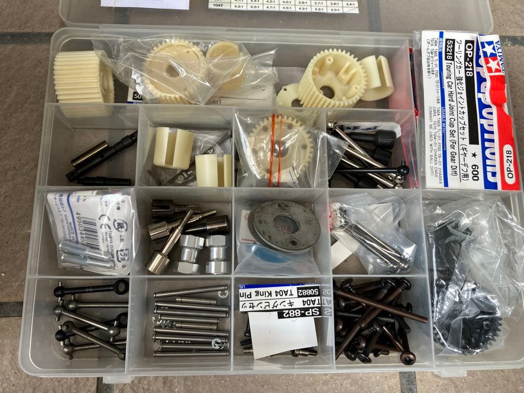 タミヤM05シャーシ　メカ&OP他パーツ多数付き