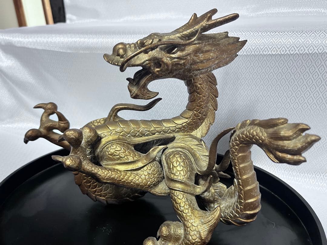 模造刀 短刀 糸巻き柄 と龍の置物セット