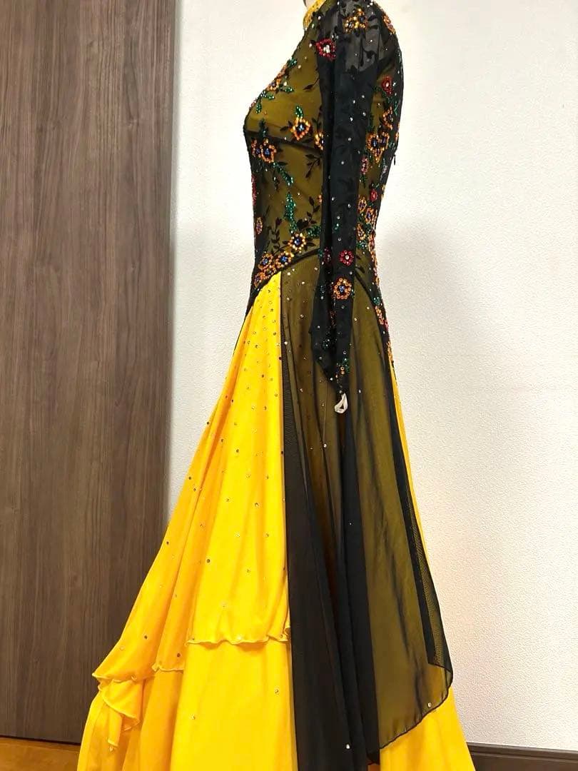 社交ダンススタンダードドレス　デモ　競技会　スワロフスキー　豪華　Ｍ