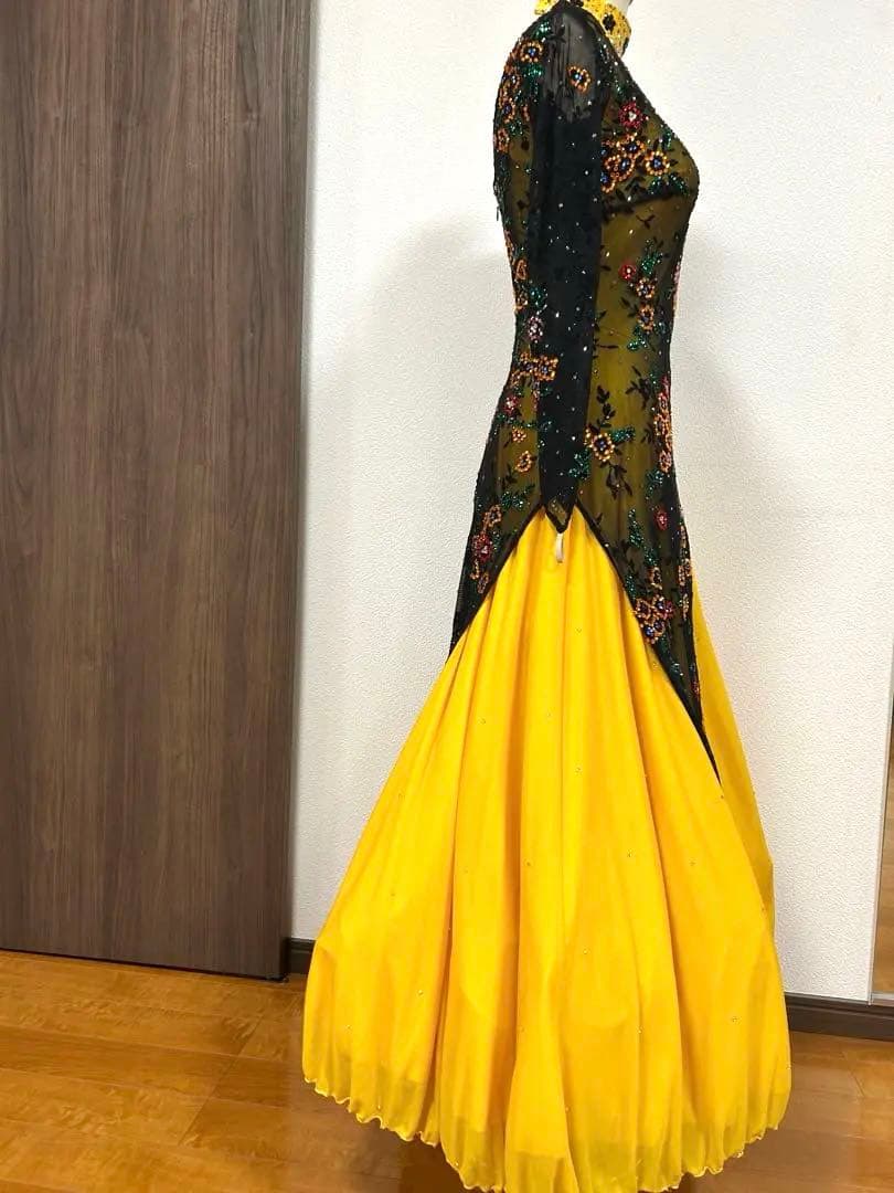 社交ダンススタンダードドレス　デモ　競技会　スワロフスキー　豪華　Ｍ