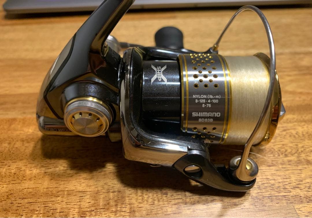 美品　シマノ10 ステラC2000S