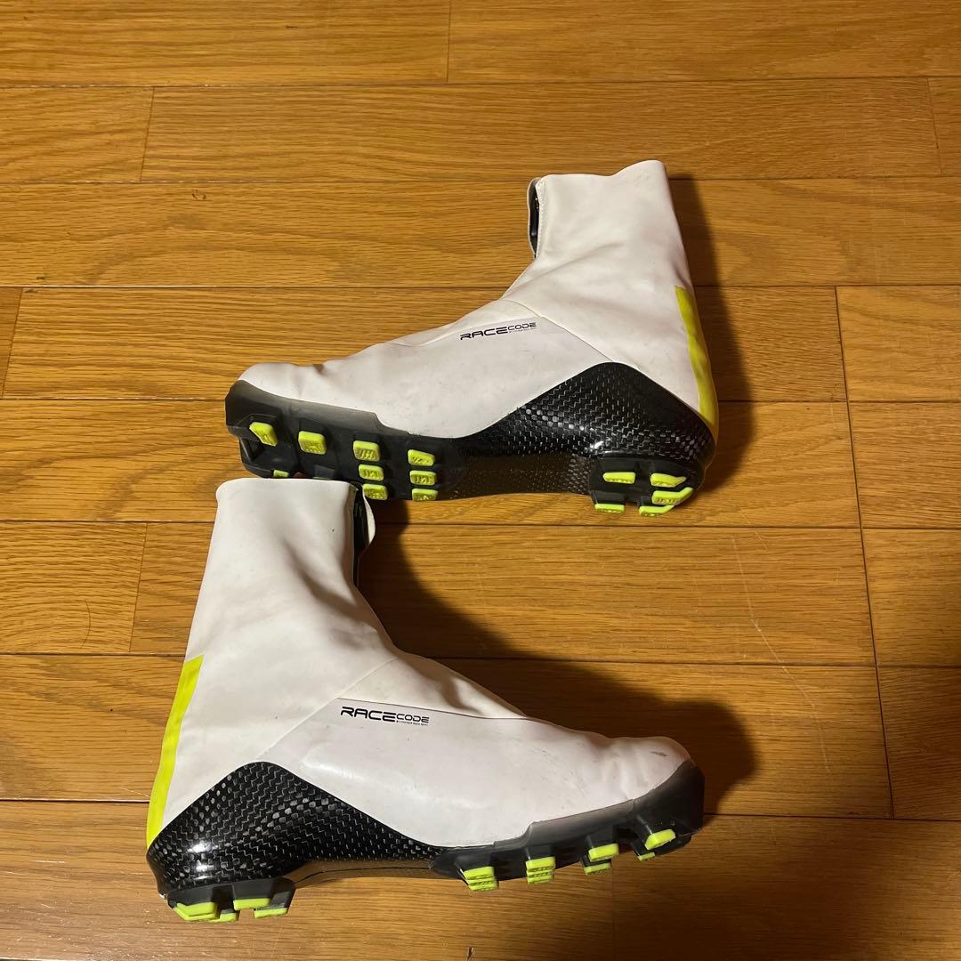 クロスカントリースキーブーツ