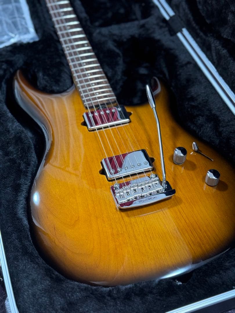 ギター MUSICMAN LIII HH Vintage Tobacco Burst