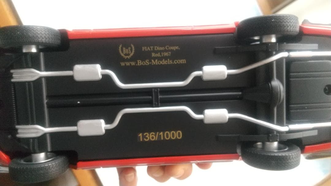 さわさわ　1/18 BoS フィアット ディノ2000クーペ フェラーリ