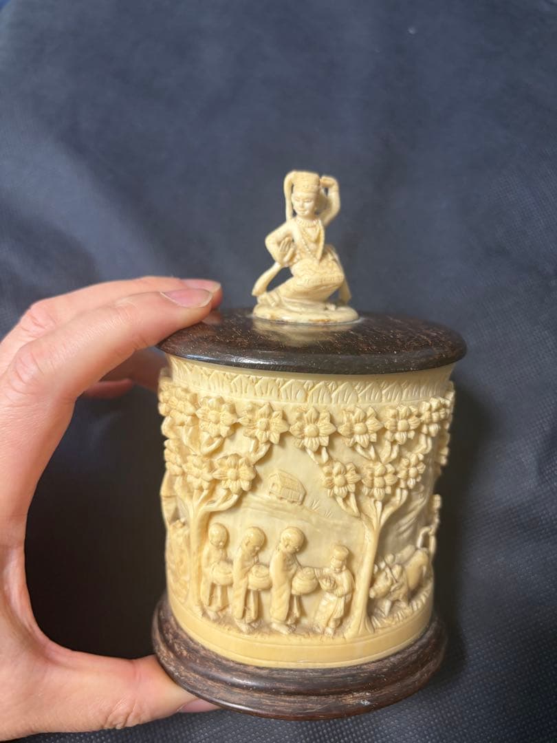 極上古美術品　精密彫刻 蓋物