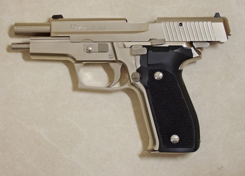 タナカ　SIG P226 美品 シルバーメッキ ブローバックガスガン