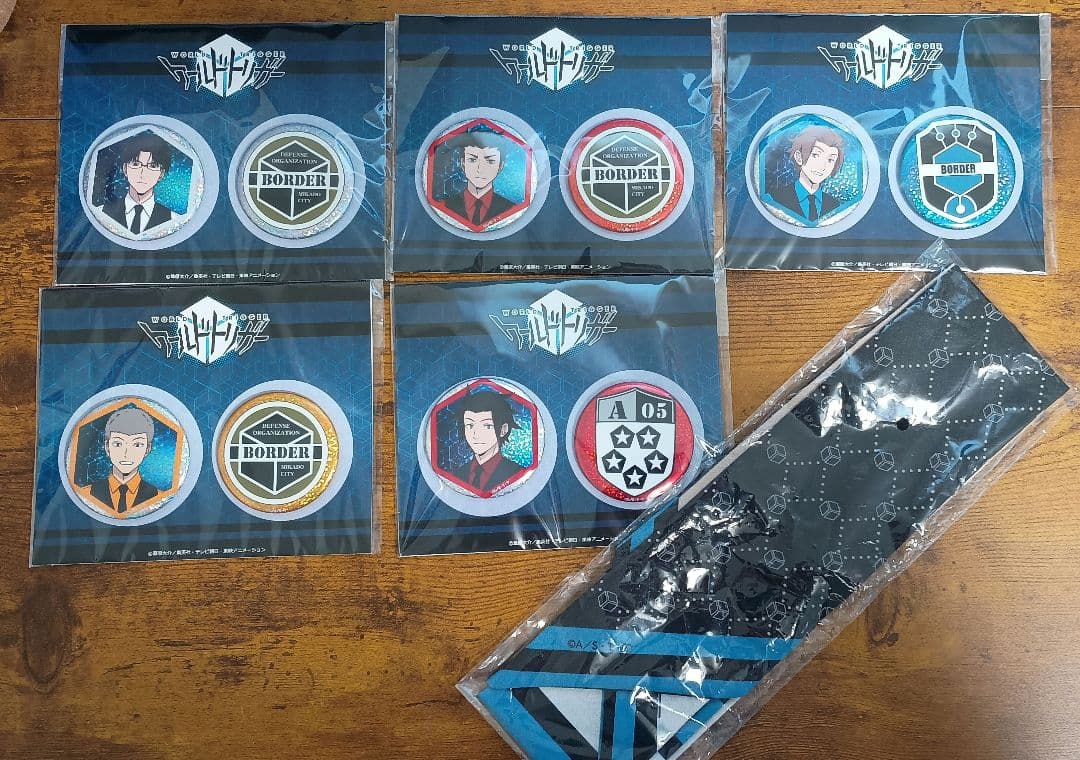 【限定】ワールドトリガー 缶バッジセット ＆ スカーフ（二宮・犬飼・隠岐）