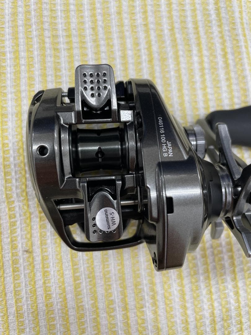 509264　シマノ　ベイトリール メタニウム100HG 右ハンドル