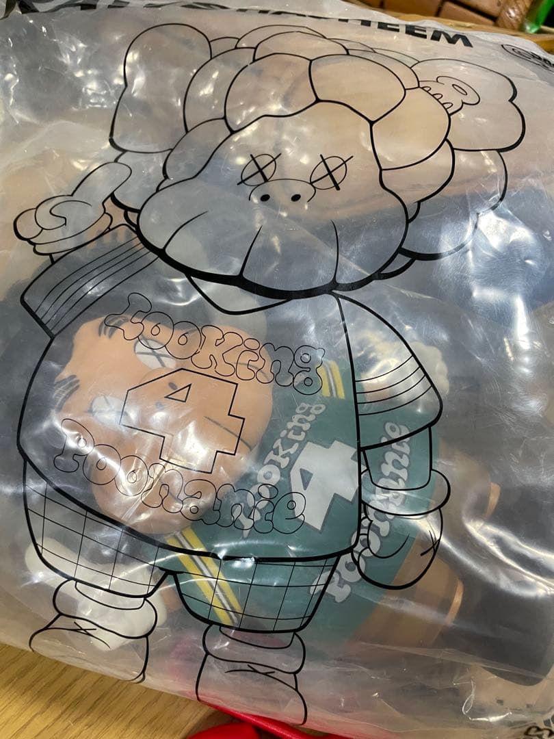 激レア未開封　kaws コラボ　ハシーム　 tokyoTRIBEサンタスティック