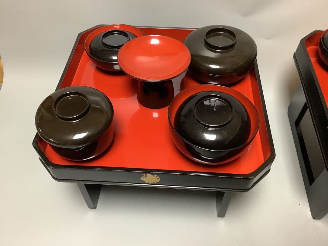 古い　祝膳　朱塗　お供え膳一式　2膳　木製収納箱付き