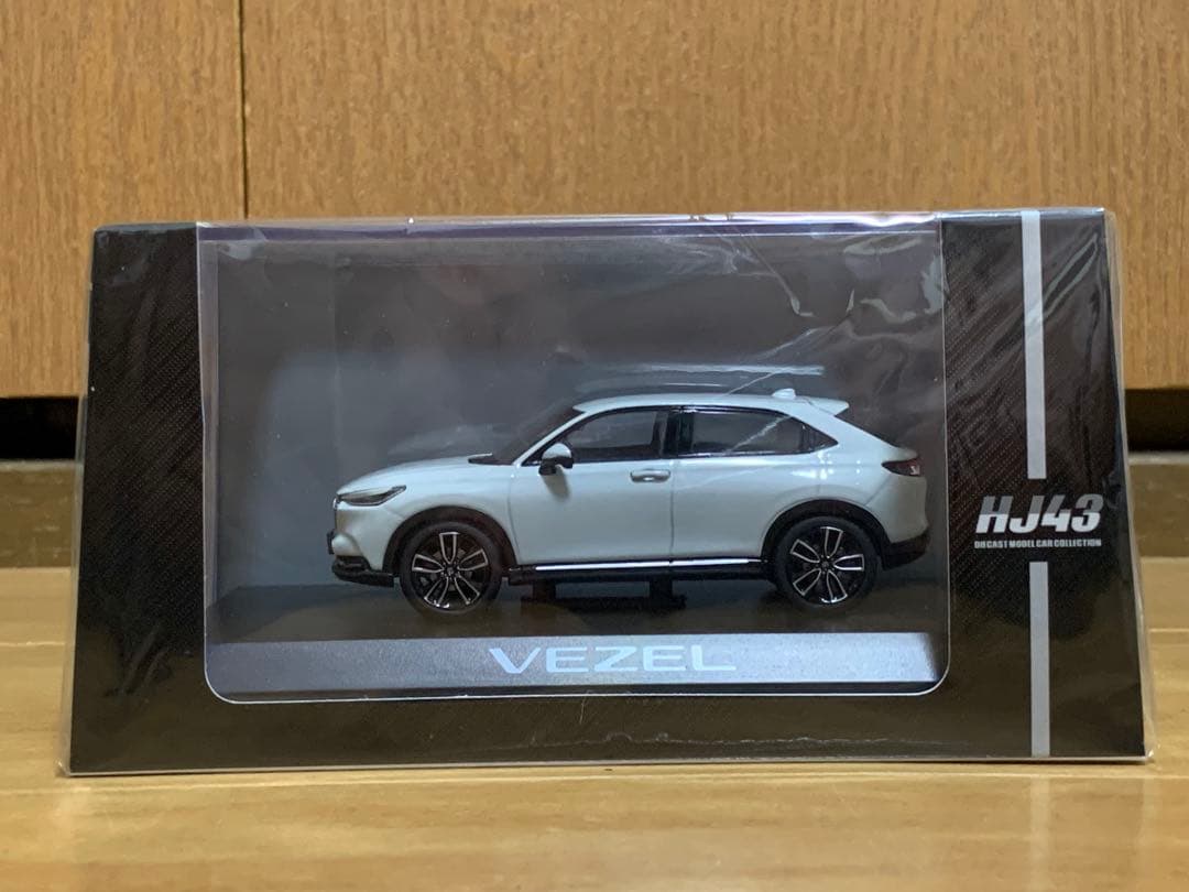 ホビージャパン　ホンダ　ヴェゼル　e:HEV　1/43 サンライトホワイトパール