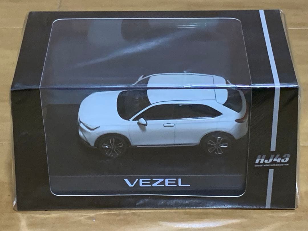 ホビージャパン　ホンダ　ヴェゼル　e:HEV　1/43 サンライトホワイトパール