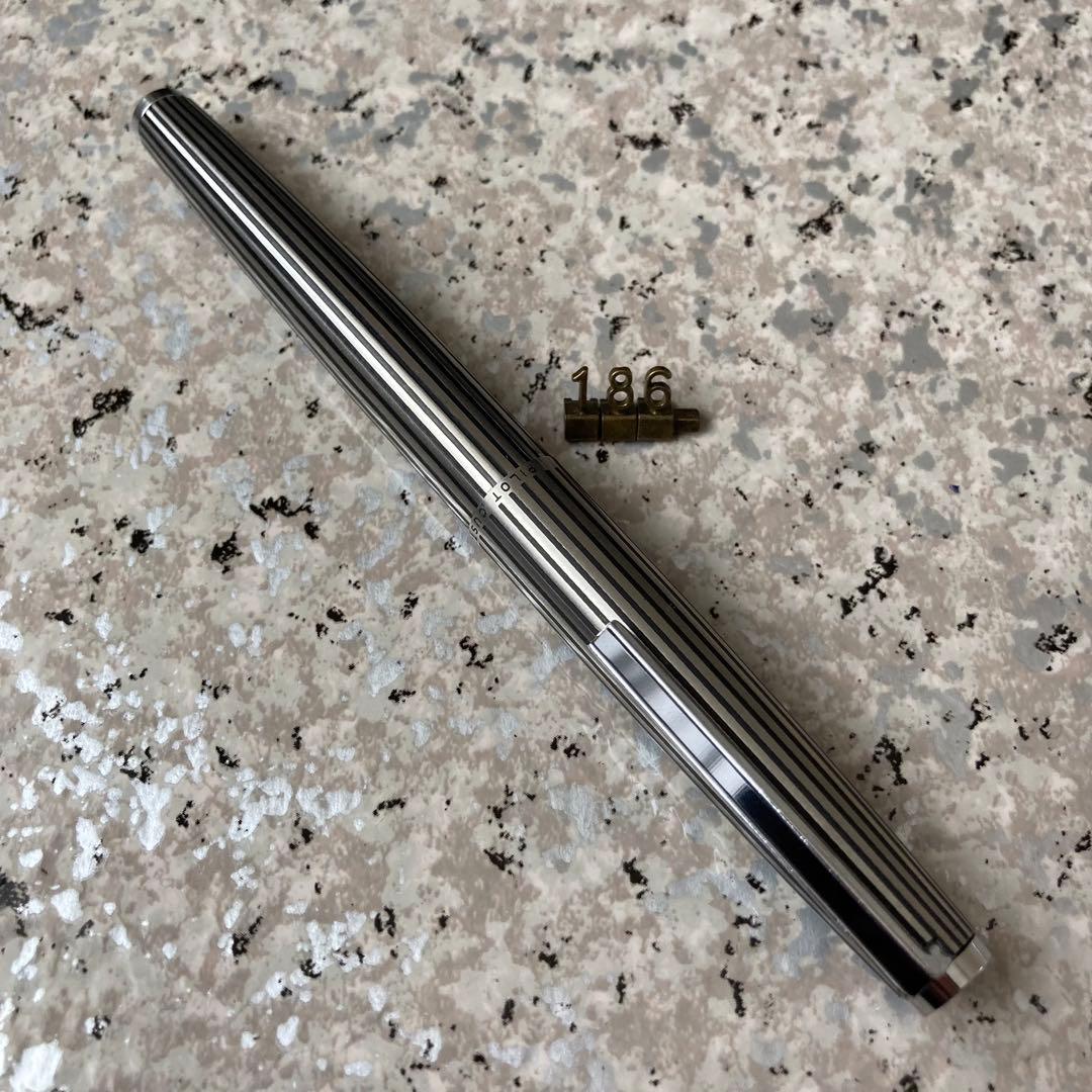 #186 オーバーホール済み 万年筆 PILOT パイロット 蝕刻 18k WG