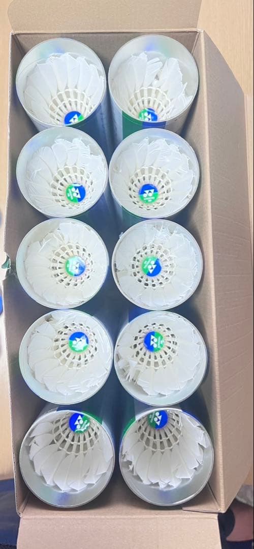 バドミントンシャトル YONEX