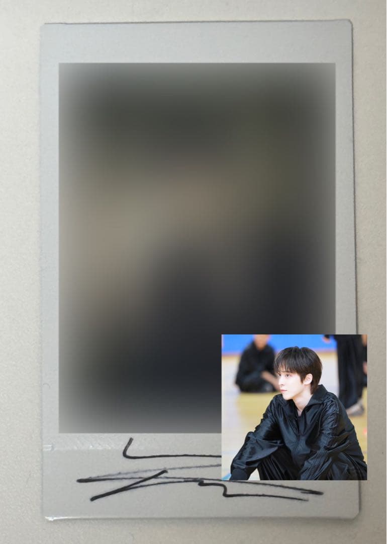 ATEEZユノ サイン入りポラロイド