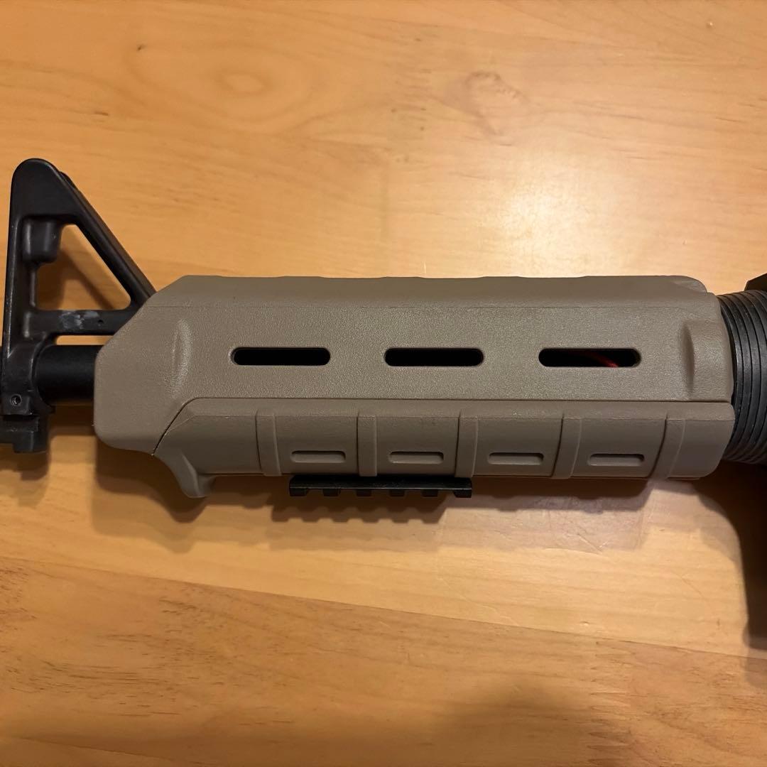 東京マルイM4 MAGPULカスタム電動ガン