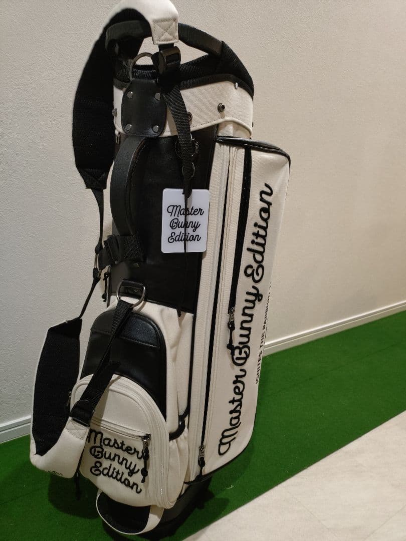 ★新作★マスターバニーエディション　ゴルフ　キャディバッグ 訳あり品スタンド式