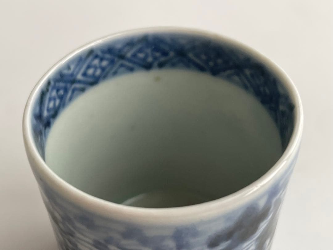 骨董　アンティーク　古伊万里　染付　鳳凰雲文様　覗き猪口　筒盃　杯　酒器