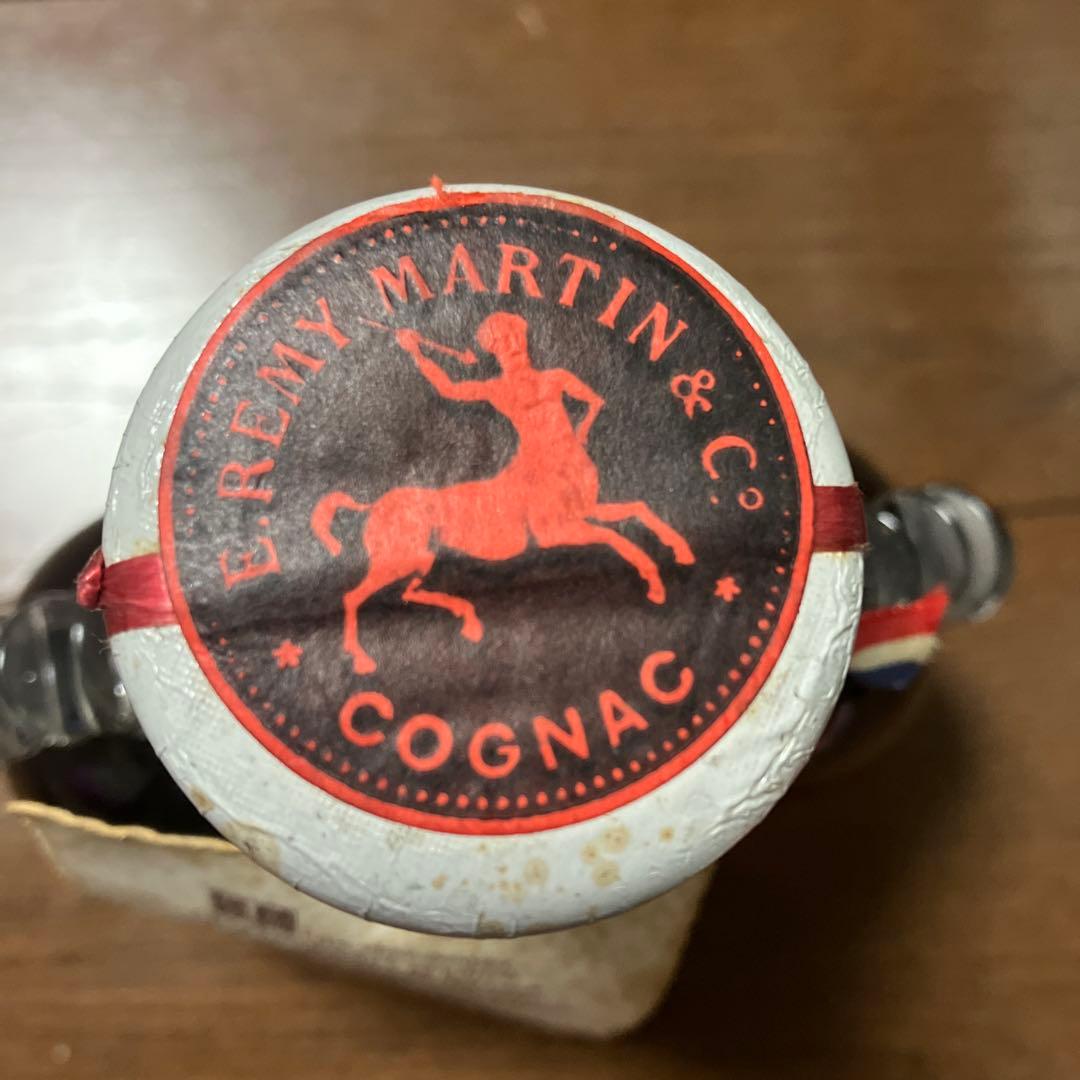 未開栓　古酒 レミーマルタン ルイ13世 箱あり　栓あり　箱に染み有り