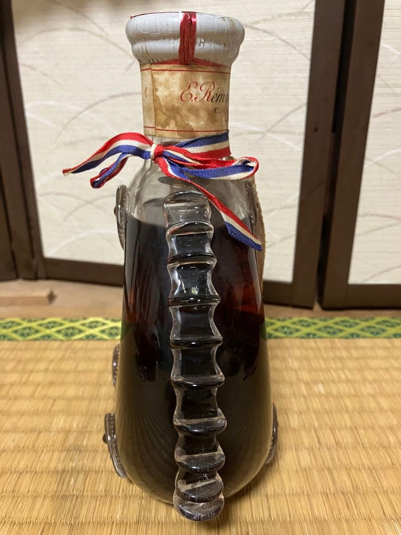 未開栓　古酒 レミーマルタン ルイ13世 箱あり　栓あり　箱に染み有り