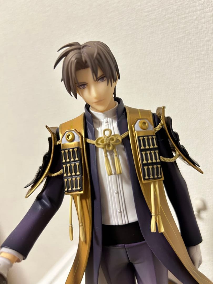 刀剣乱舞　へし切長谷部　フィギュア　1/8 スケール