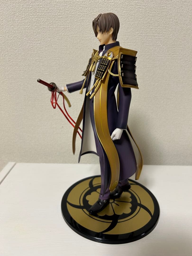刀剣乱舞　へし切長谷部　フィギュア　1/8 スケール