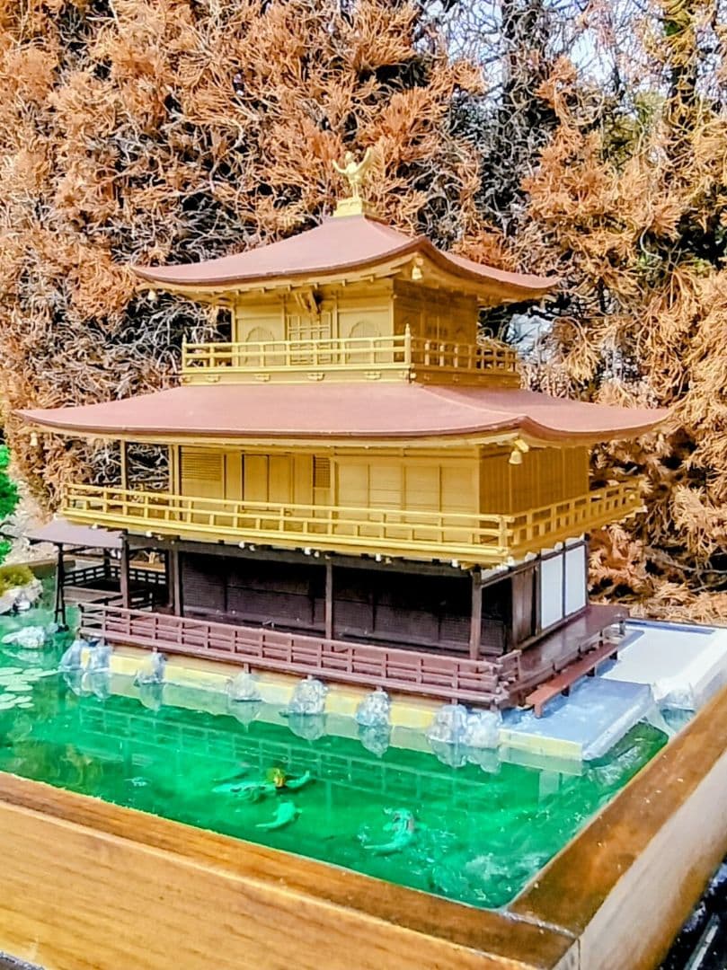 精密情景ジオラマ 世界遺産 鹿苑寺金閣 USB電源LED照明 アクリルケース付き