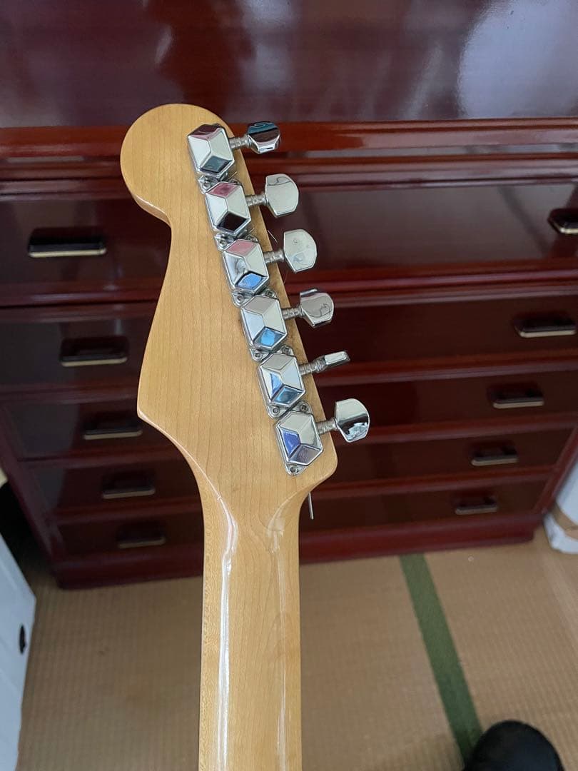 エレキギター 赤