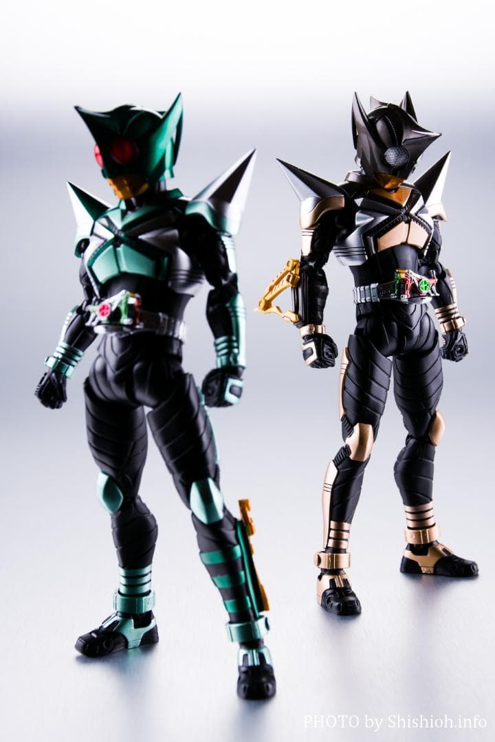 S.H.Figuarts（真骨彫製法）仮面ライダーキックホッパー＆パンチホッパー