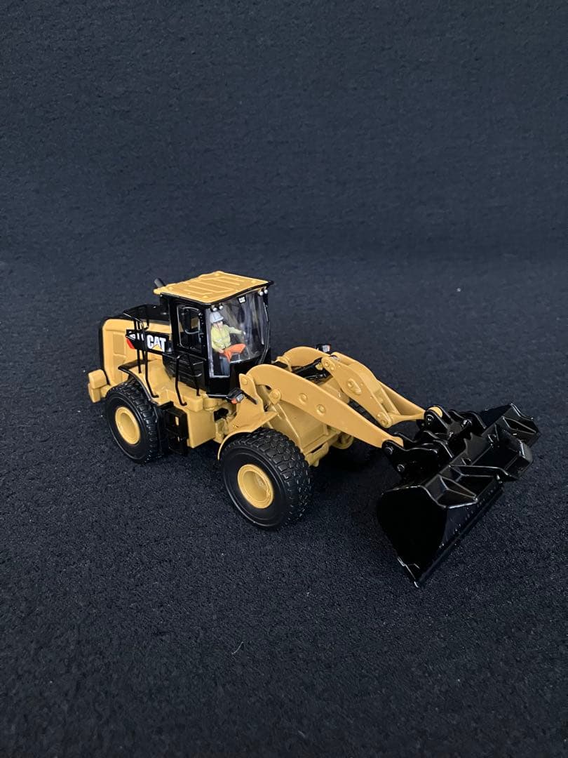 CAT 950M Wheel Loader 1:50 スケール