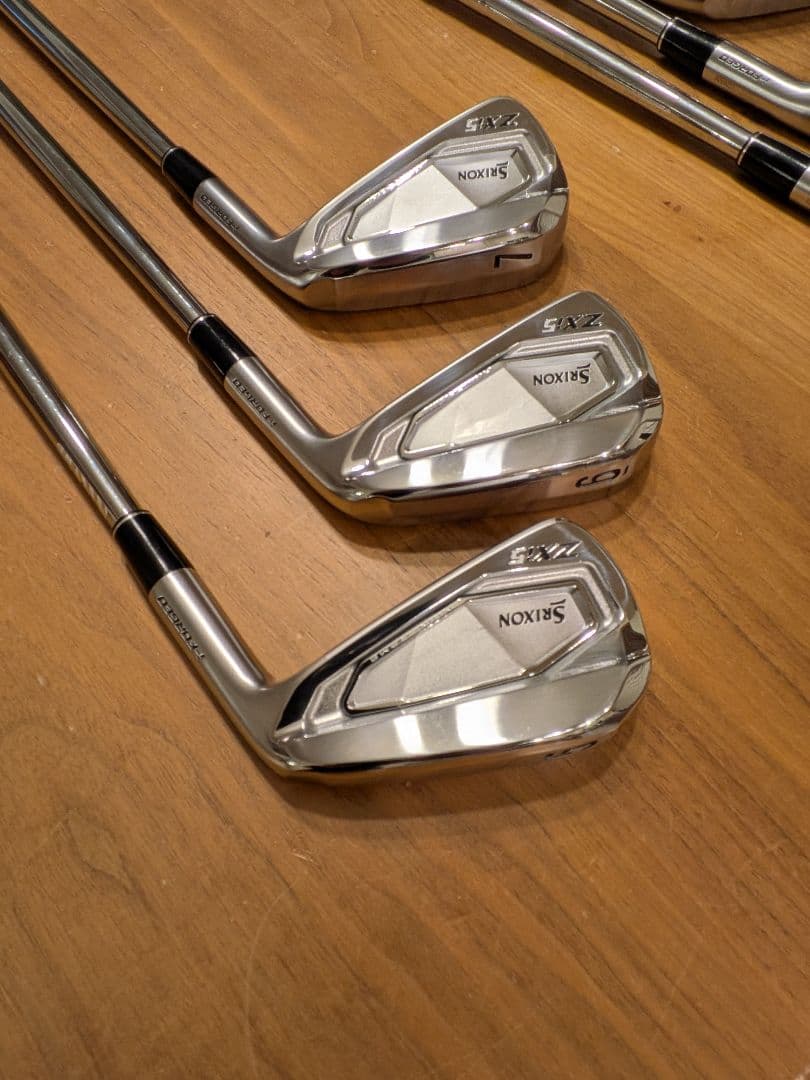 スリクソンzxi5アイアン。5〜PW6本セット。DG105Xシャフト。カスタム品