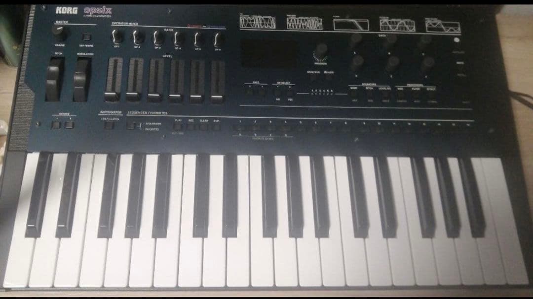 KORG opsixシンセサイザー