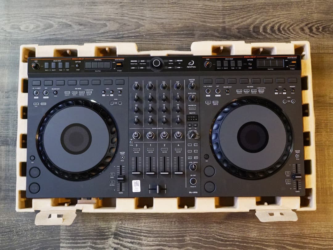 ラビ　AlphaTheta DDJ-GRV6 外箱あり