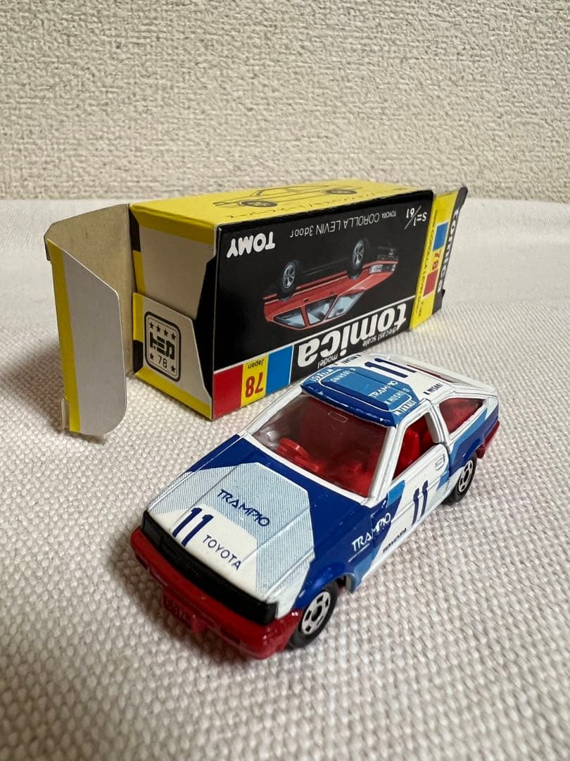 トミカ　トヨタカローラレビン3ドア