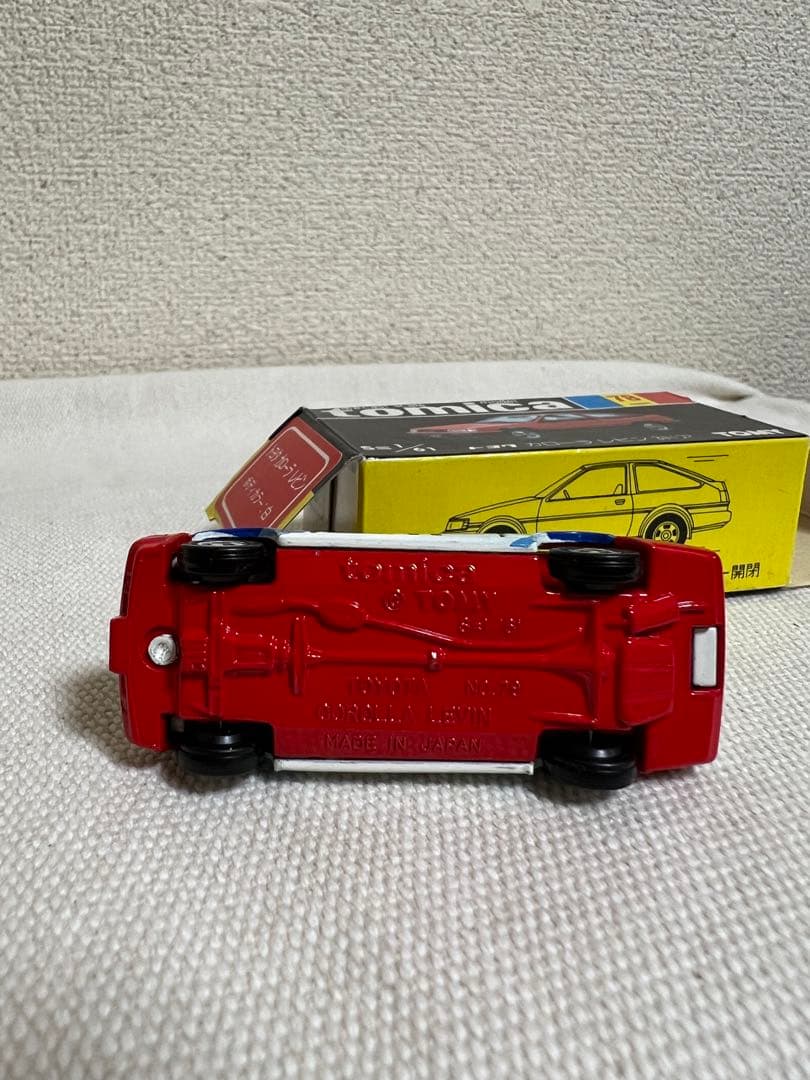 トミカ　トヨタカローラレビン3ドア