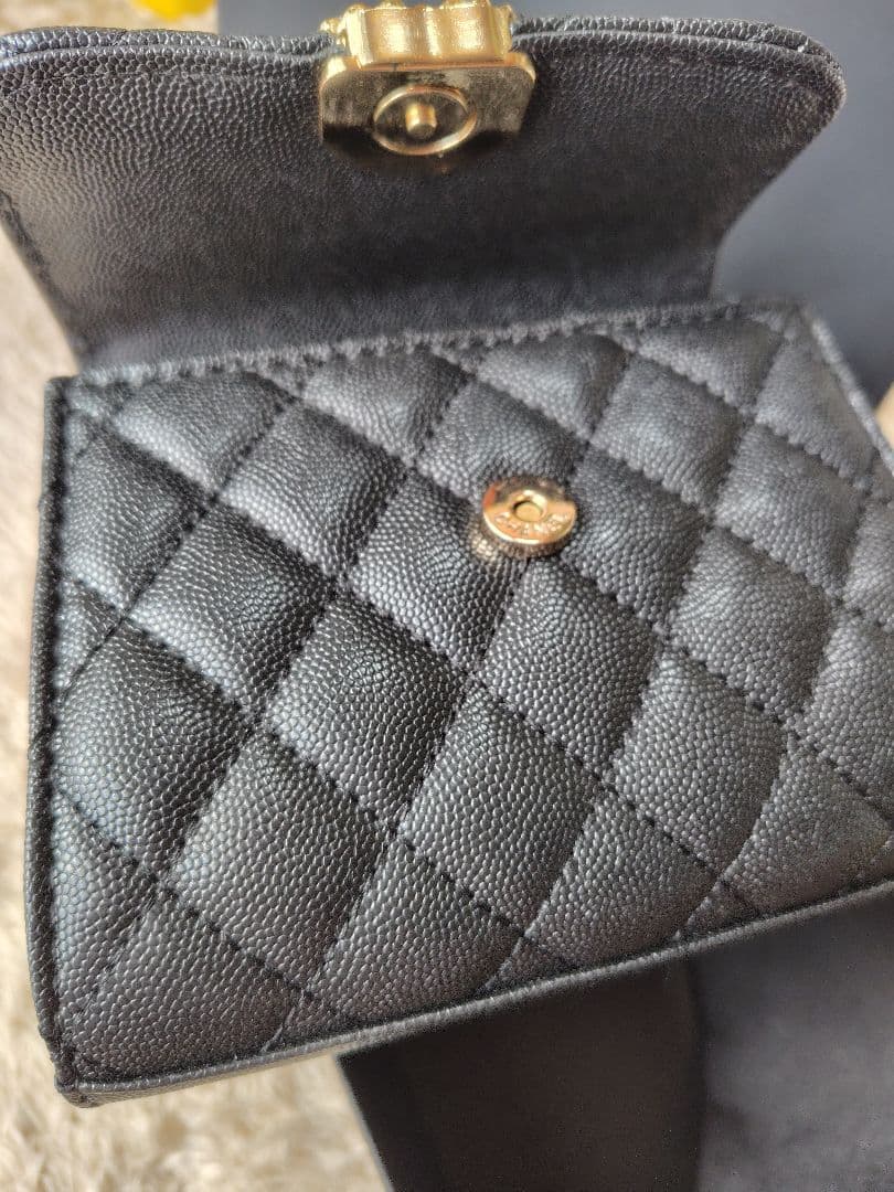 CHANEL ブラックレザー キルティング　ショルダーバッグ　ミニバッグ